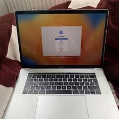 Apple Macbook Pro 15 inch 2019 - Intel Core i7 - 16 GB RAM - 256 GB SSD - 2019 Touch Bar
