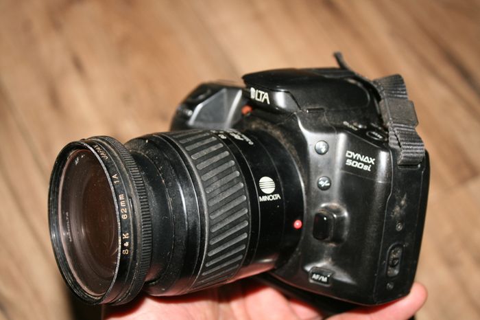 Minolta Dynax 500si Super 35mm SLR Camera + 28-80mm AF Lens (parts/repair)