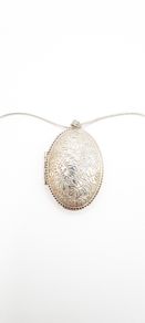 925 Vintage Sterling Silver Floral Engraved Photo Locket Necklace