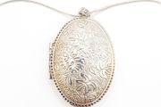 925 Vintage Sterling Silver Floral Engraved Photo Locket Necklace