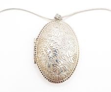 925 Vintage Sterling Silver Floral Engraved Photo Locket Necklace