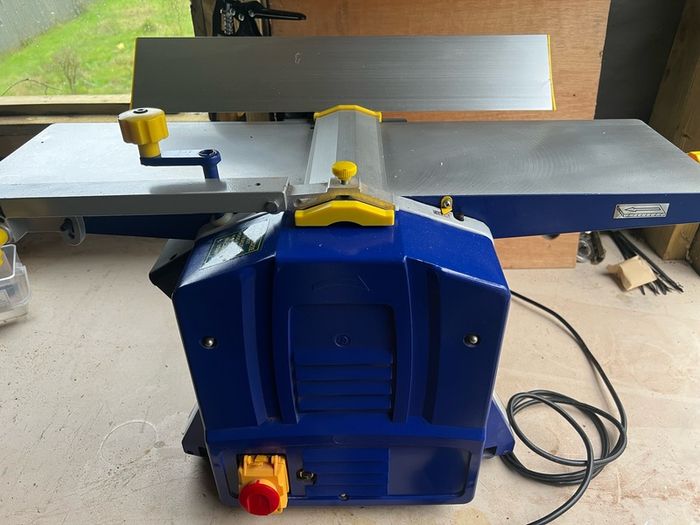 Thicknesser planer