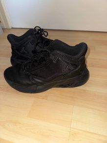 Nike Jordan Max Aura 4