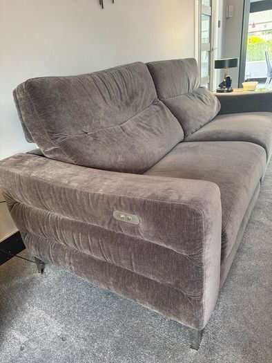 Sitting room suite. 3/4 seater recliner, and chair