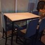 table and 4 chairs Image 3