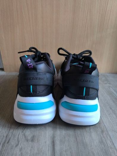 Skechers