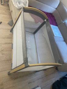 Baby travel bed