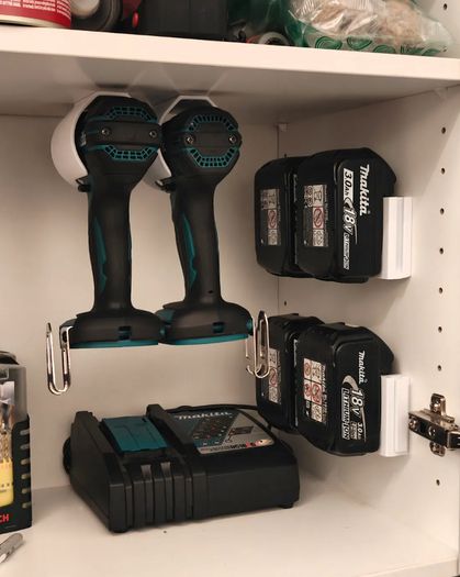 Makita 18V LXT battery mounts