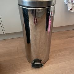 pedal bin