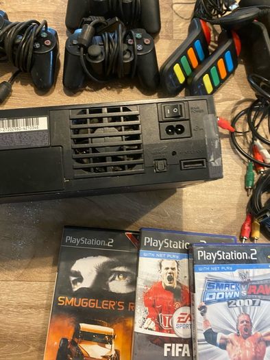 PS2 console 39003 + games