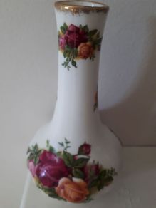 Royal Albert Country Rose Bud Vase