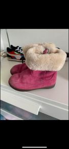 Kids Uggs Size 7