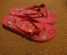 Juicy Couture Flip Flops Pink New size 6