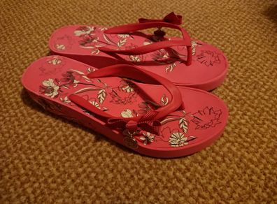 Juicy Couture Flip Flops Pink New size 6