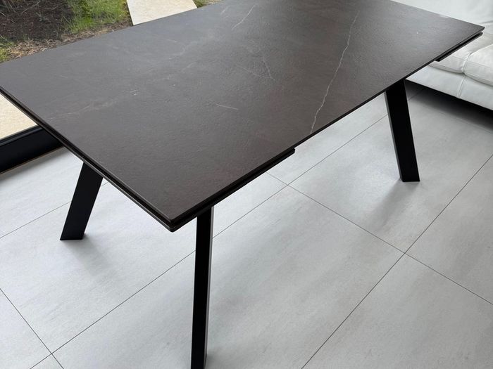 Calligaris Ponente extendable table.
