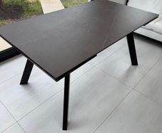 Calligaris Ponente extendable table.