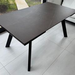Calligaris Ponente extendable table.