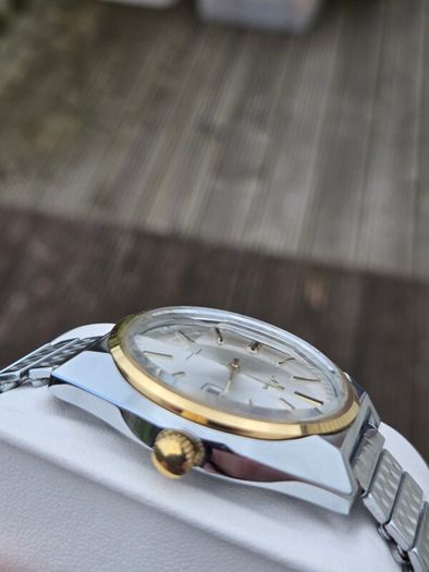 vintage Newton Watch