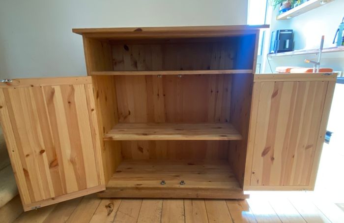 Solid wooden storage press