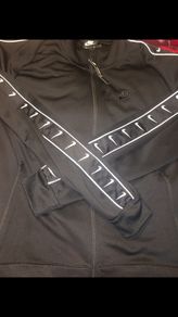Nike Tracksuit Top jacket size xl two pockets with zippers and two pockets inside brand new with tag