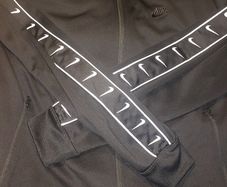Nike Tracksuit Top jacket size xl two pockets with zippers and two pockets inside brand new with tag