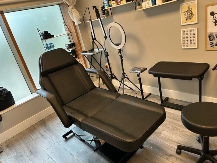 Tattoo studio equipment