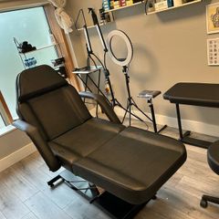 Tattoo studio equipment