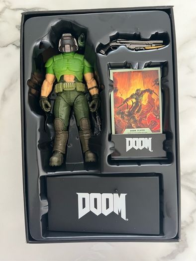 2 Doom Slayer glow in the dark Action Figures