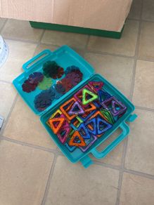 Magnet tiles and builders