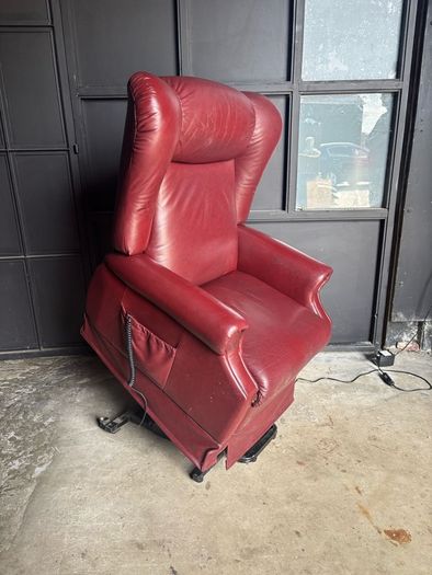 Rise and recline armchair