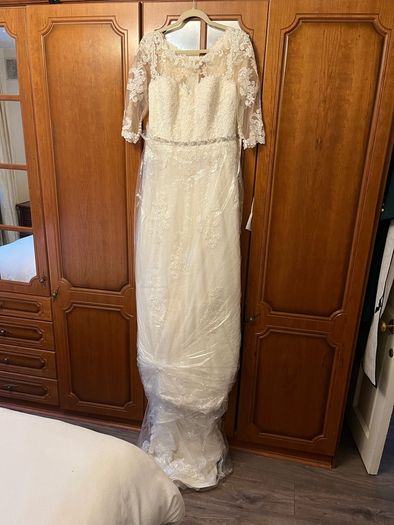 wedding dress