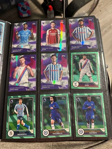 football cards + binders (offers Welcome )