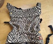 Bizzi Growin nomad baby carrier