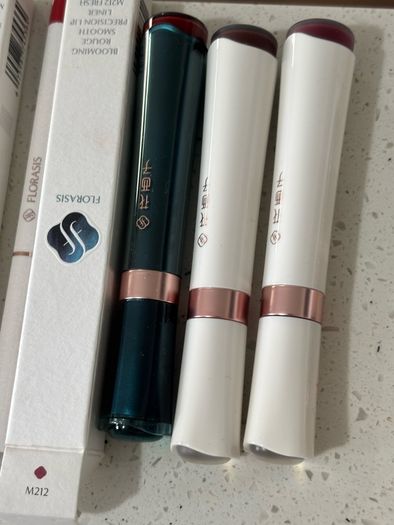 K beauty florasis lipsticks, lipgloss, lipstick and lip liners new