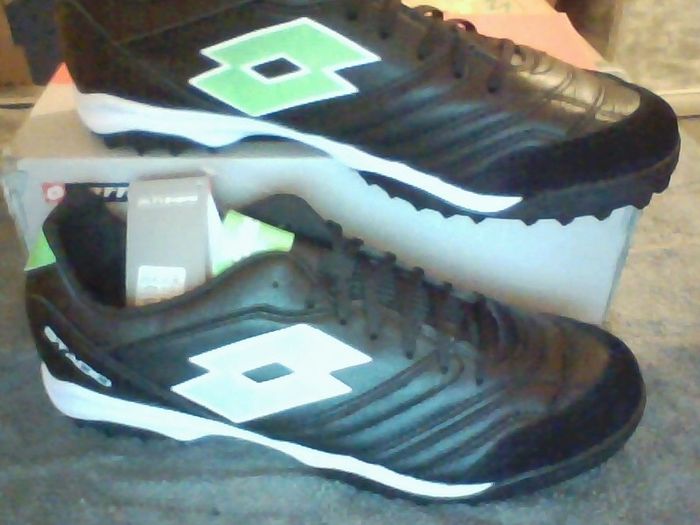 Lotto  stadio 300 II tf astro turf size 9.5