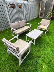 Garden furniture set
