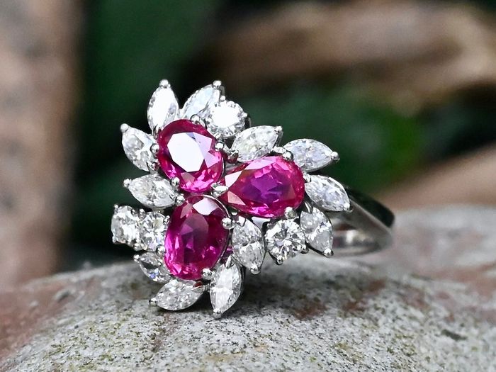 Vintage 1979 Ruby & Diamond Ring - 18ct