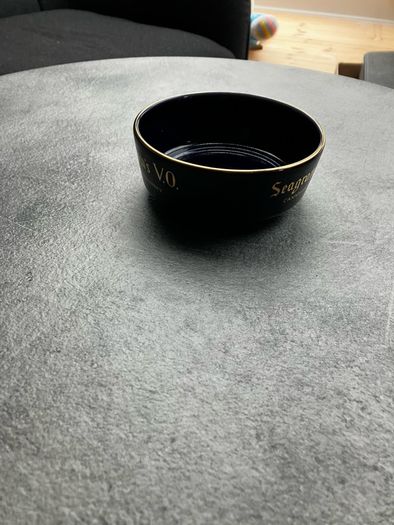2 x collectible ashtrays