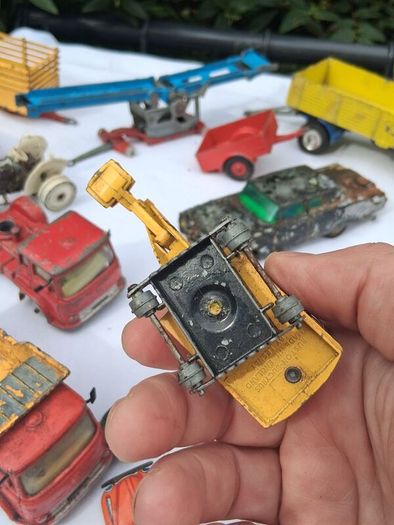 Vintage Diecast Toy Collection (Dinky,Lesney,Mecanno,Corgi) 22 Pieces