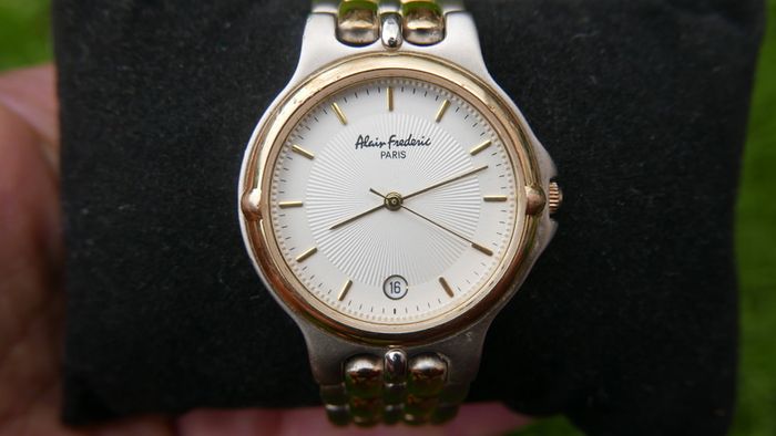 Alain Frederic Paris  Watch (fresh battery)