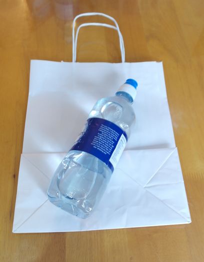 Lot 20 pcs lot Plain white eco-friendly paper kraft shopping carrier bags very good quality 100gr 24cm x 31cm x 11cm with handles