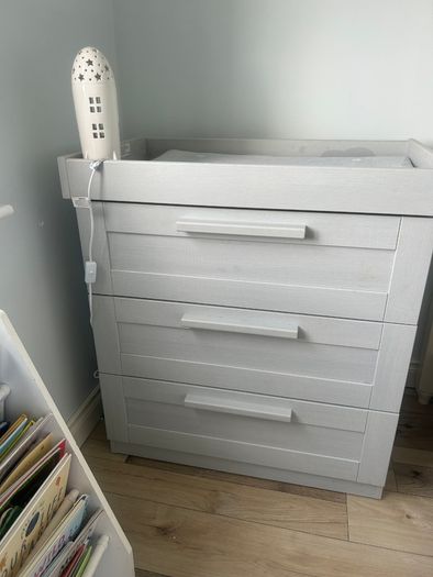 Mamas and Papas nursery chest of drawers -Atlas