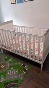 Baby cot bed
