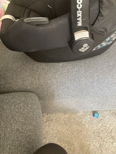 Maxi-cosi car seat and Iso-fix base