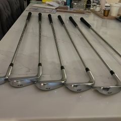 Golf clubs Srixon ZXi5 irons