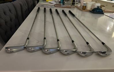 Golf clubs Srixon ZXi5 irons