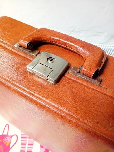 Vintage Case