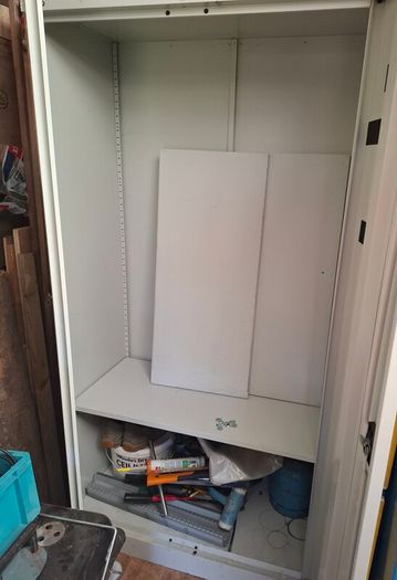 Workshop cabinet