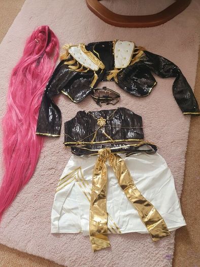 Kpop demon hunters costume and wig