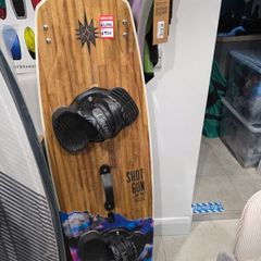 kiteboard- LIEUWE shotgun 141x42cm- shop demo board
